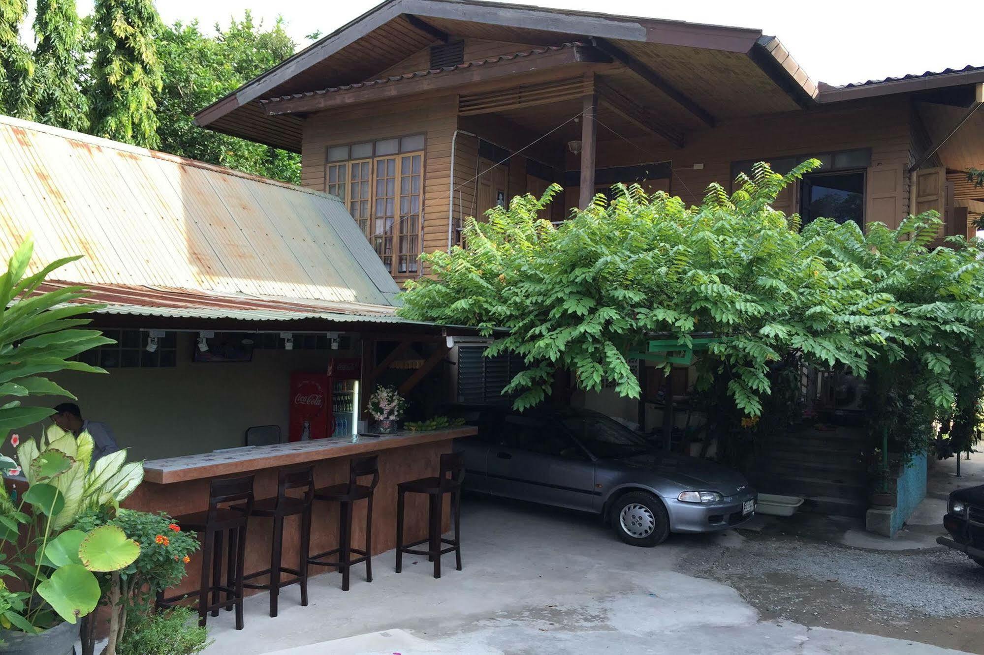 Siriwan Guesthouse Чиангмай Экстерьер фото